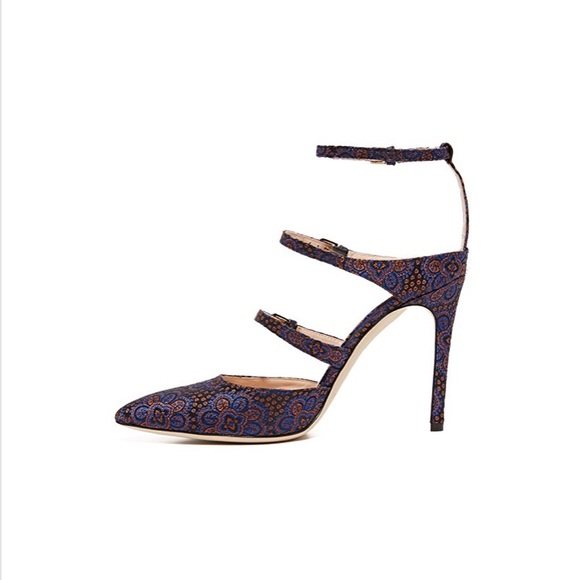 Club Monaco - Ankle Strap Pumps - Picture 4 of 8